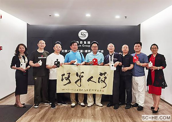 何文霖到四川何氏企业考察交流